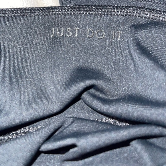 NWT Nike Luxe Pocket Tights Last Chance!  Make Offers! - Picture 5 of 14